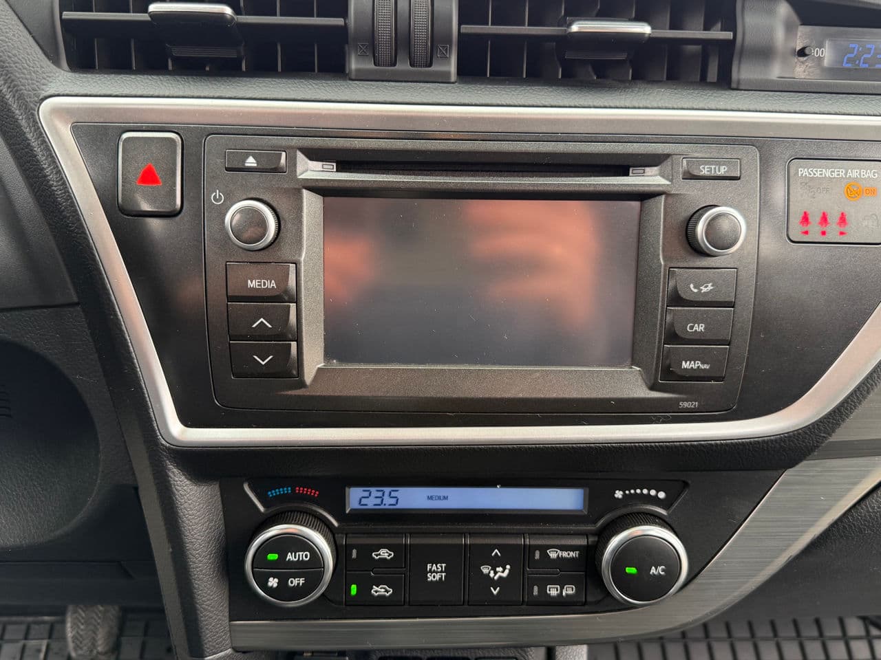 2013 Toyota Auris — Miniatură 9