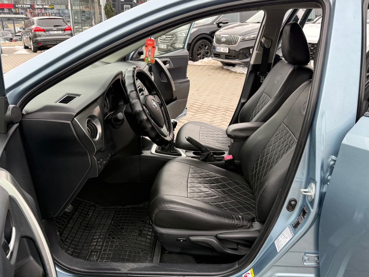 2013 Toyota Auris — Miniatură 5