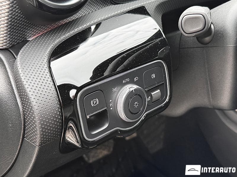 2021 Mercedes A 250 — Miniatură 14