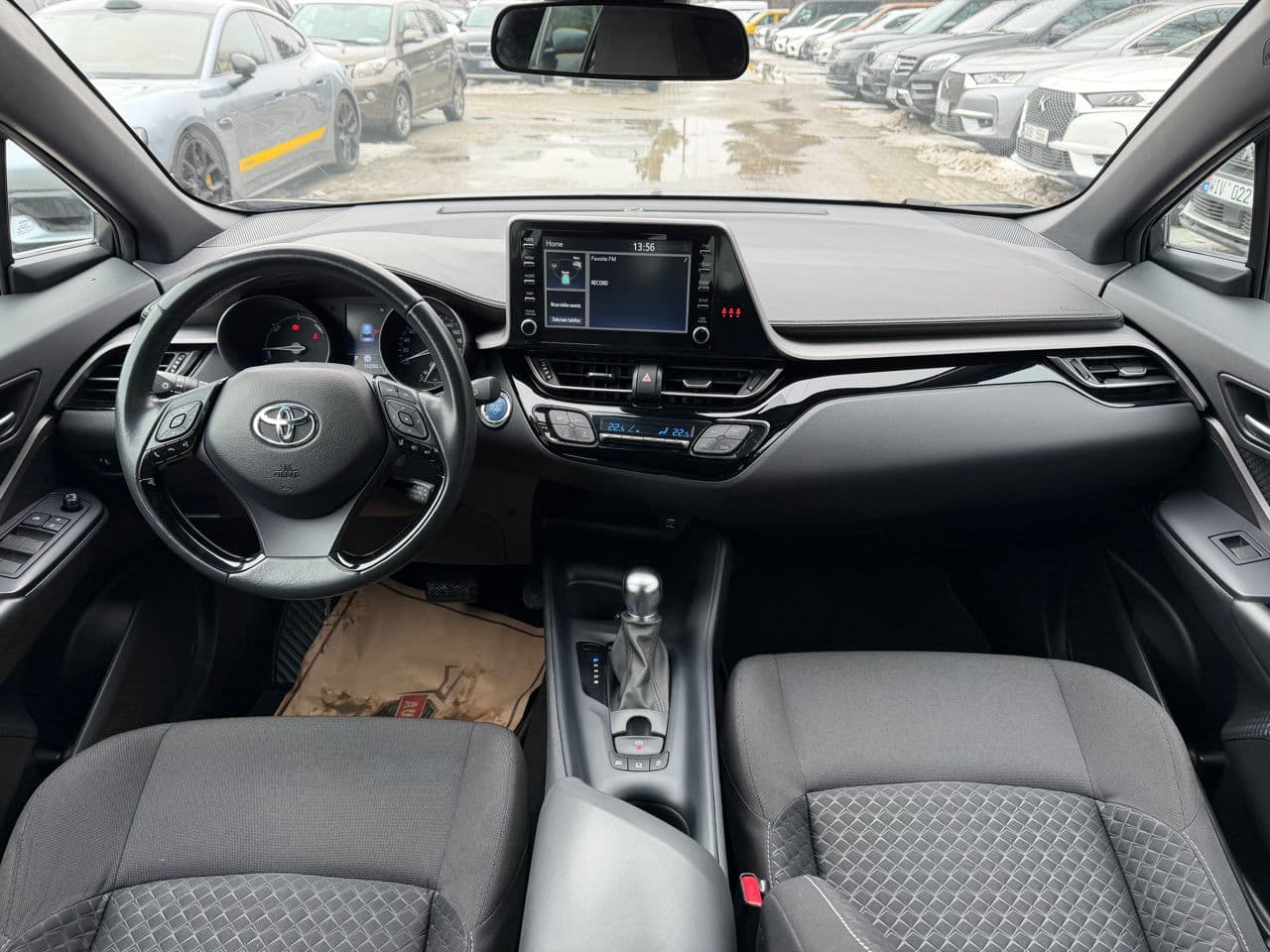 Toyota C-HR 2022 — Миниатюра 8