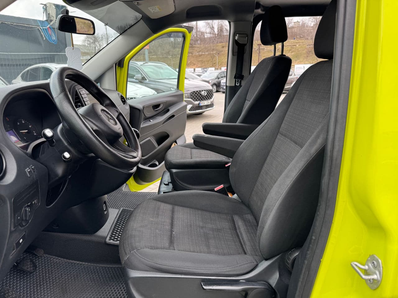 2015 Mercedes Vito — Miniatură 5