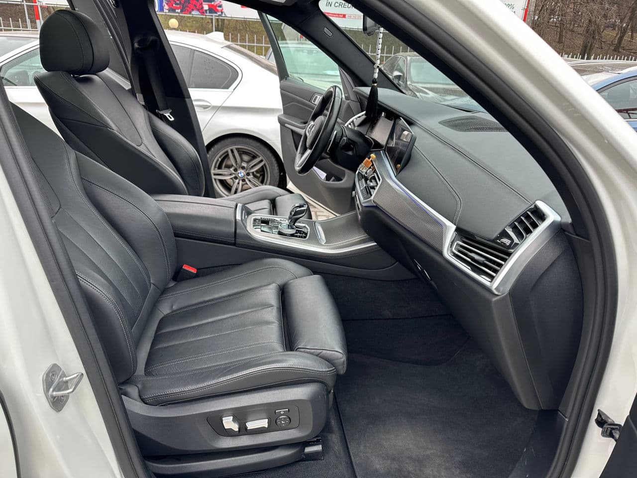 BMW X5 4.0i 2020 — Миниатюра 5