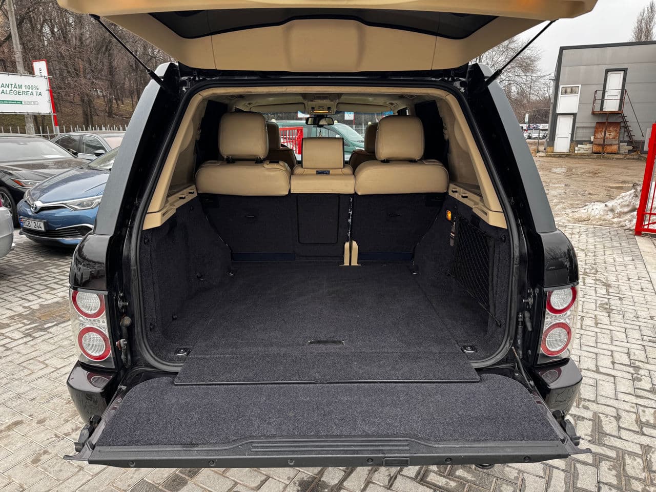 2011 Land Rover Range Rover Vogue — Miniatură 24