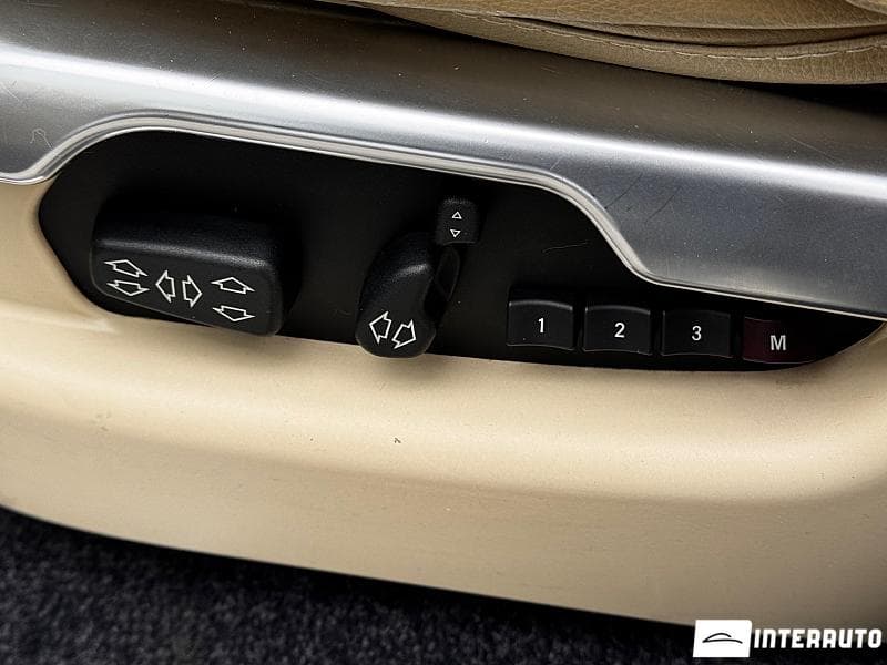 2011 Land Rover Range Rover Vogue — Miniatură 18