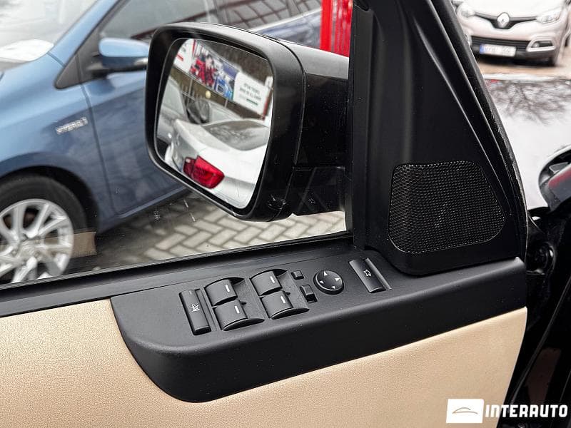 2011 Land Rover Range Rover Vogue — Miniatură 16