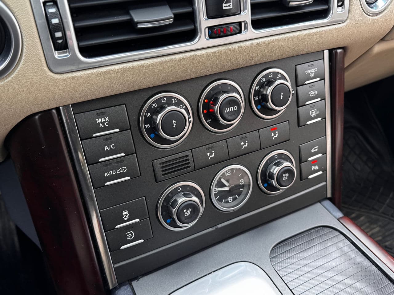 2011 Land Rover Range Rover Vogue — Miniatură 12