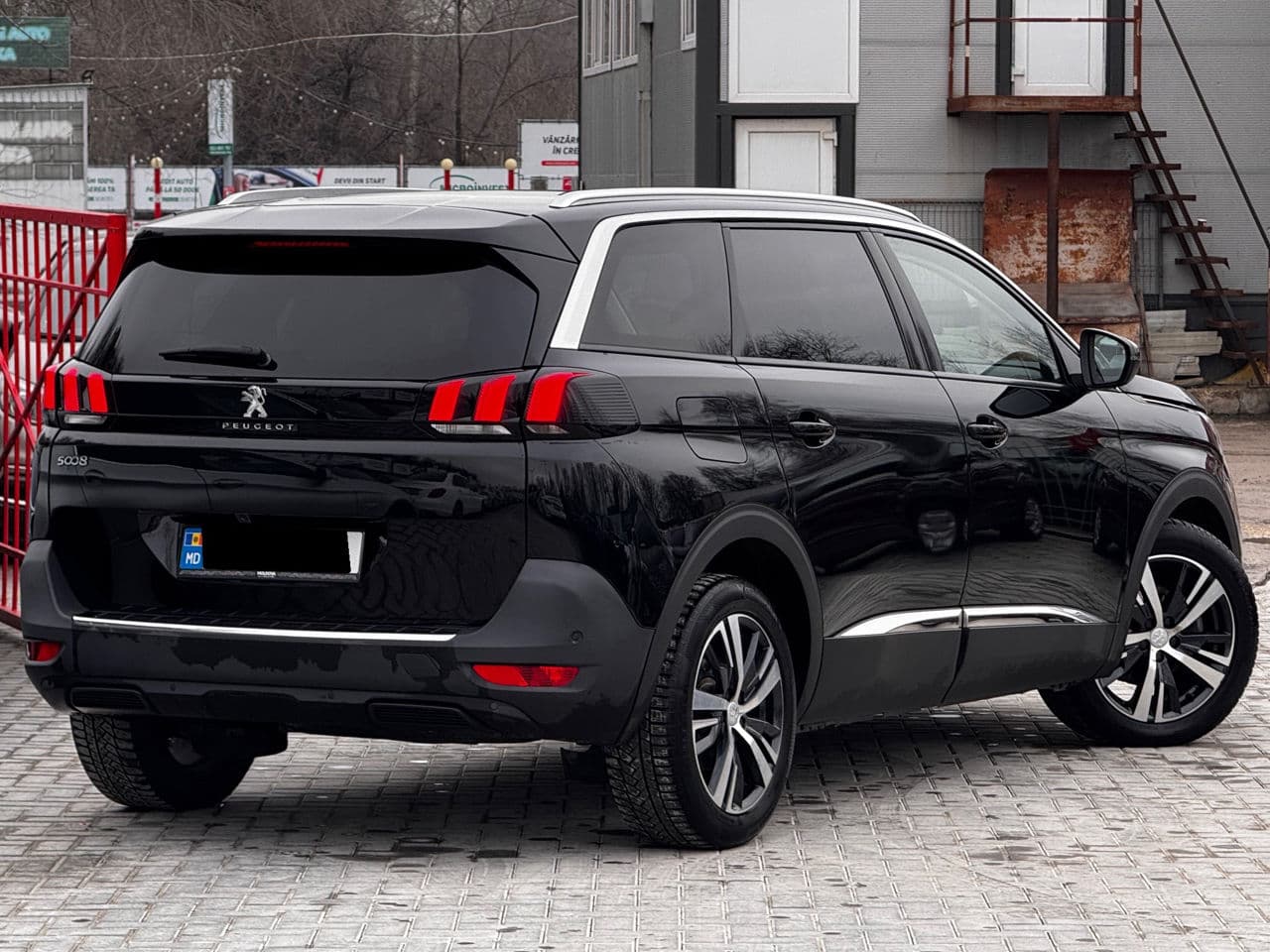 2018 Peugeot 5008 — Miniatură 3
