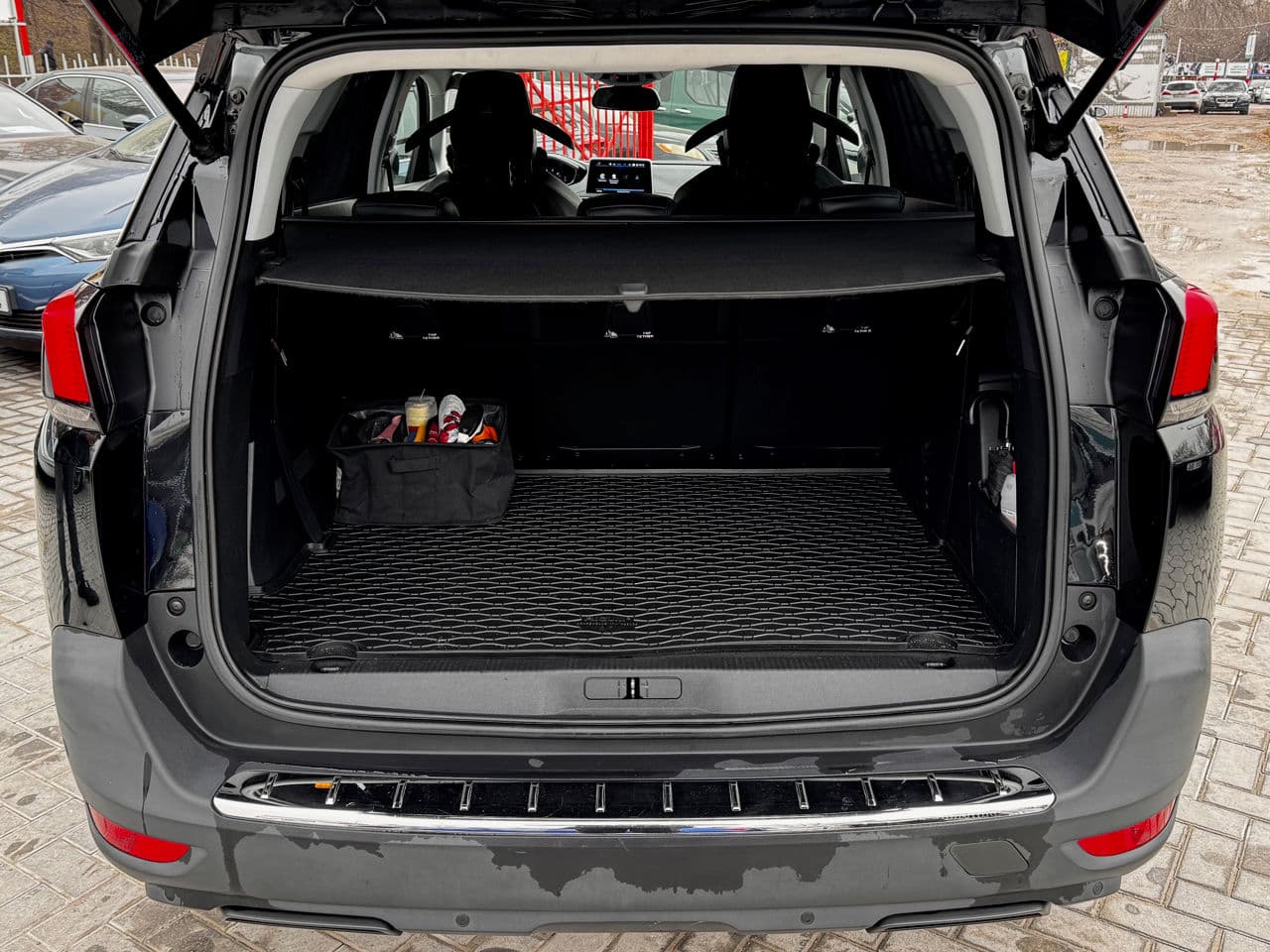 2018 Peugeot 5008 — Miniatură 18