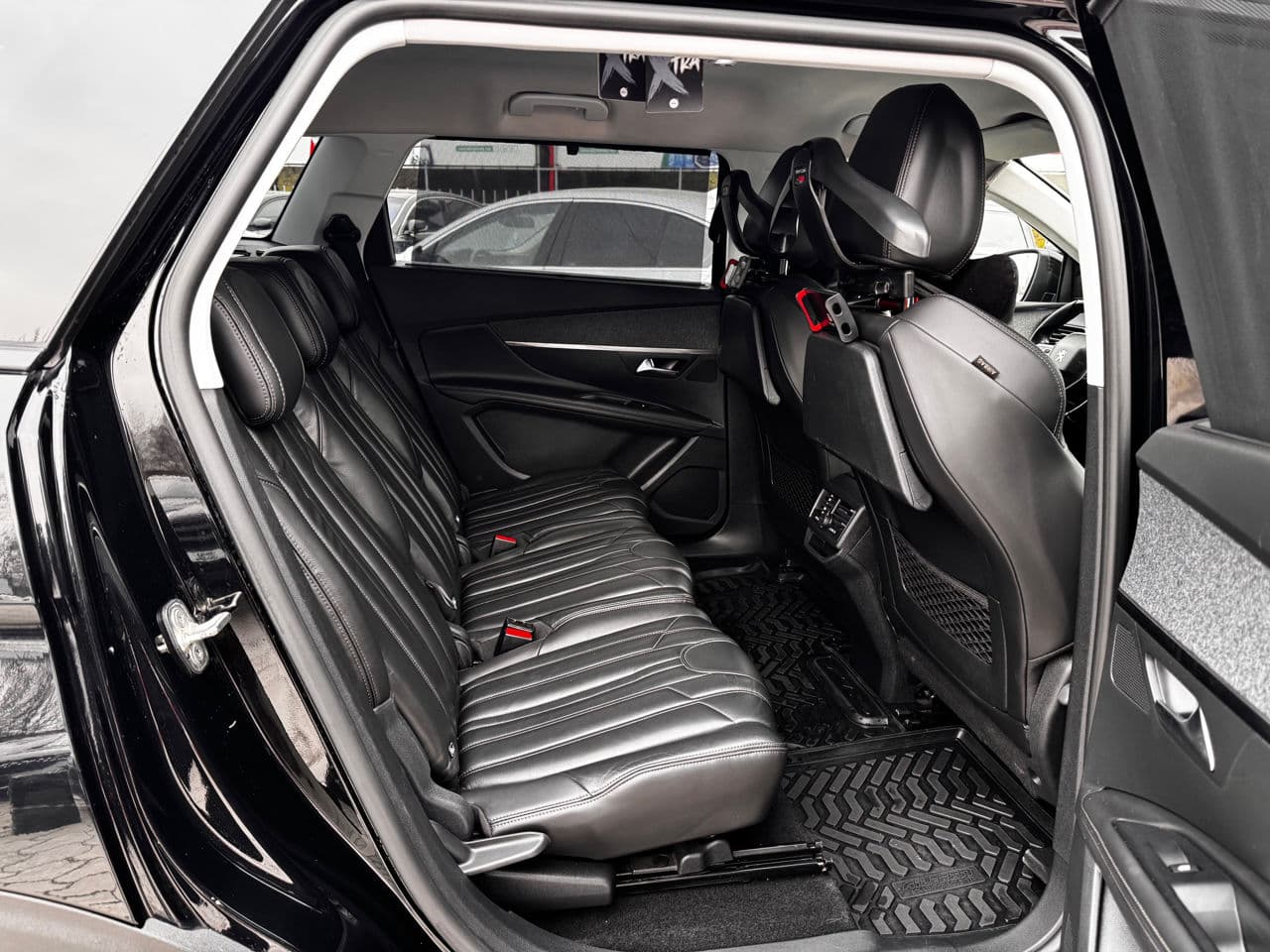 2018 Peugeot 5008 — Miniatură 16