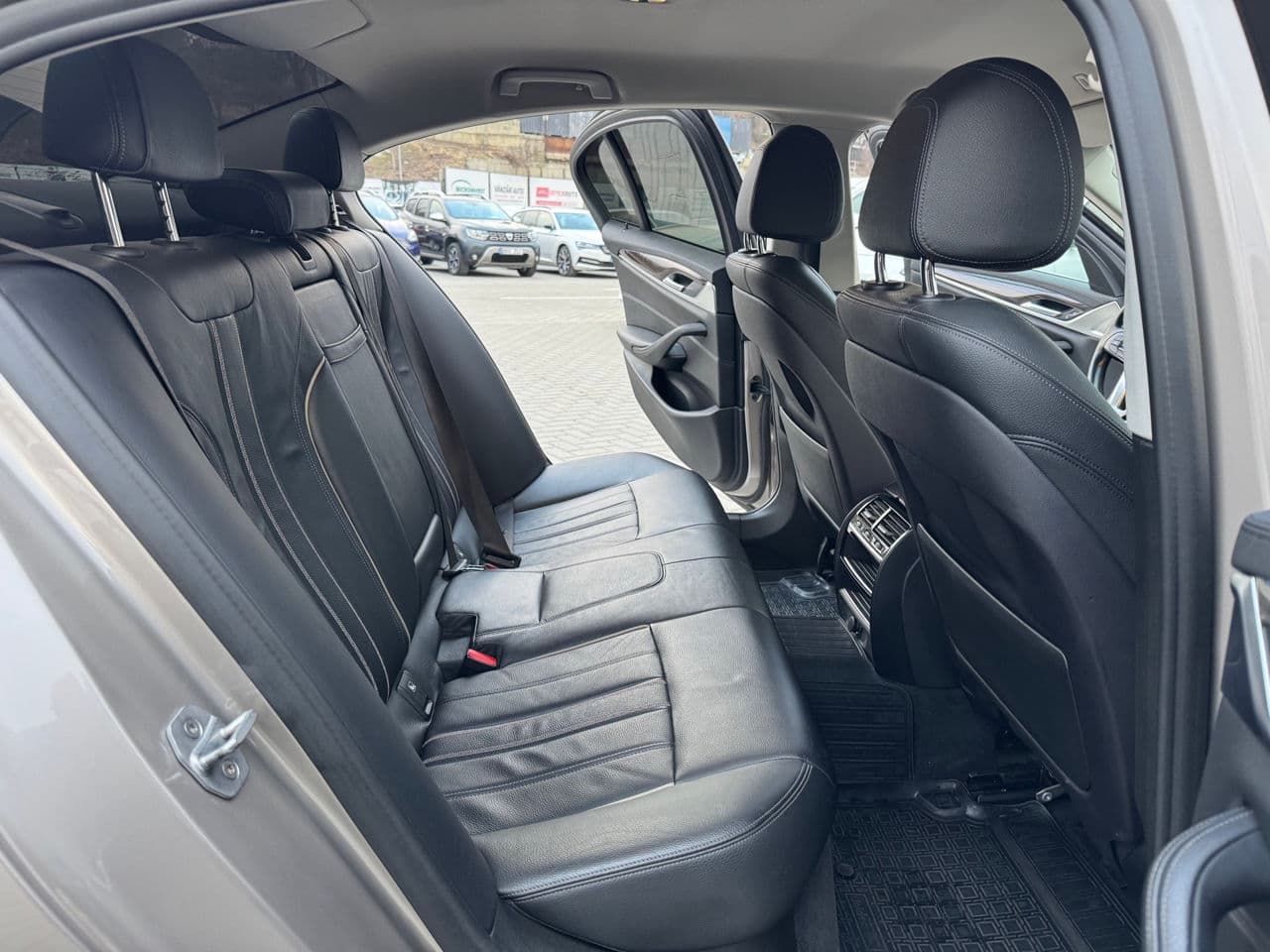 BMW 520 2017 — Миниатюра 14