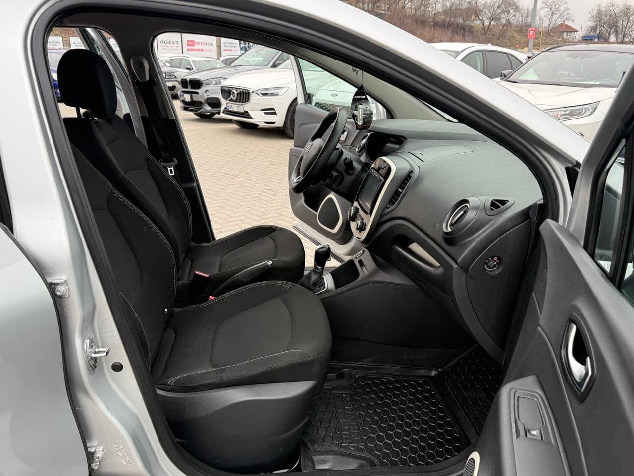 2018 Renault Captur — Miniatură 14