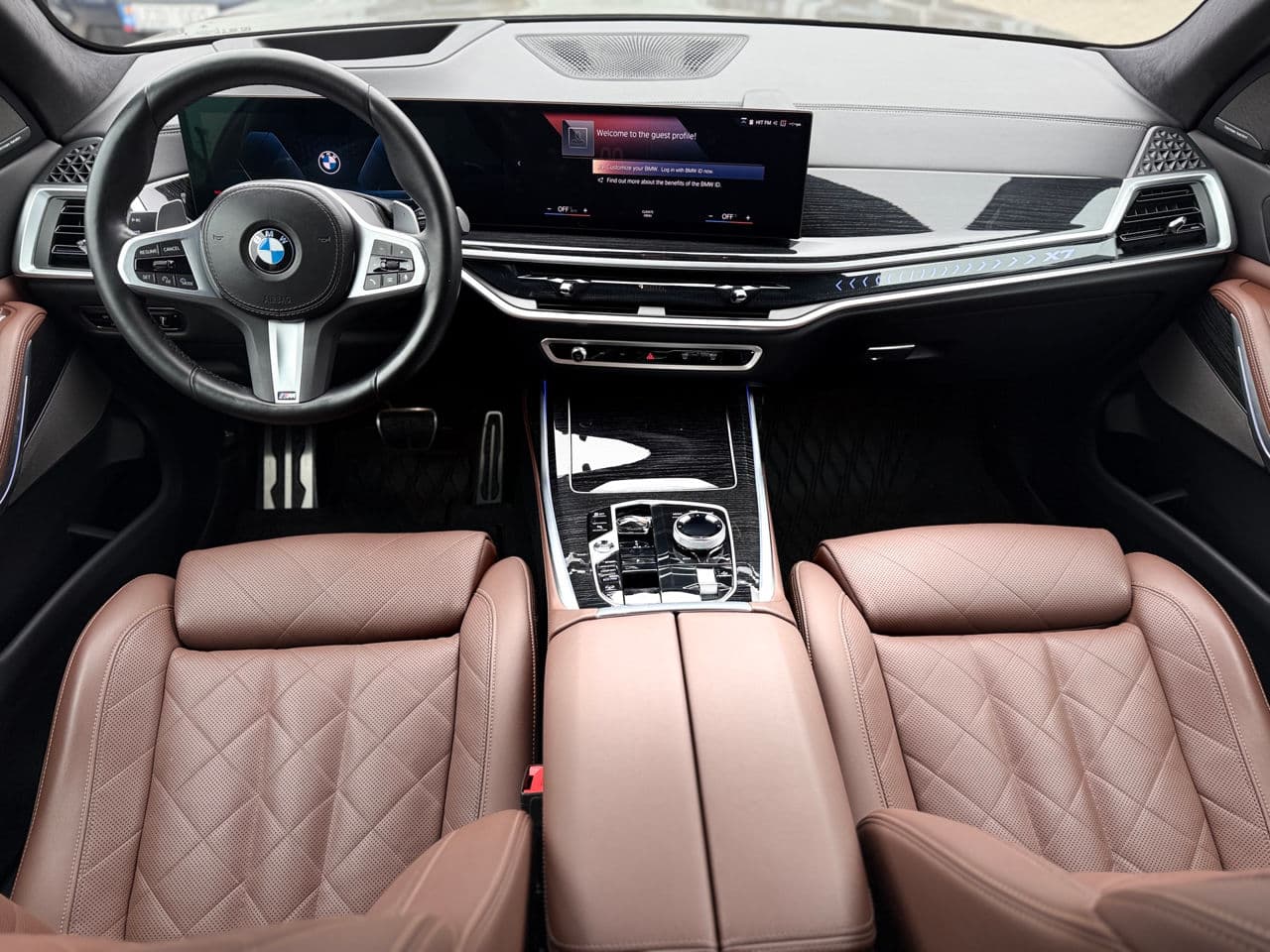 BMW X7 4.0i 2023 — Миниатюра 11