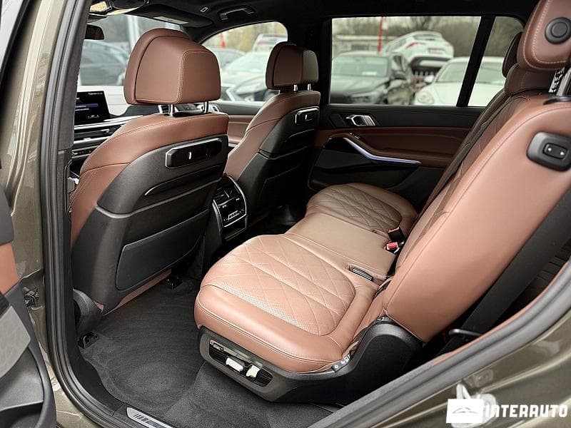 BMW X7 4.0i 2023 — Миниатюра 24