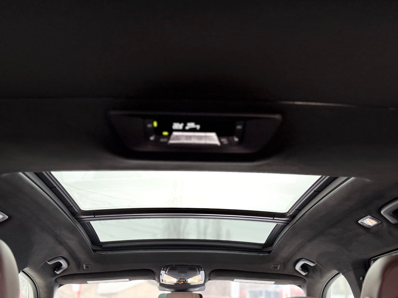 BMW X7 4.0i 2023 — Миниатюра 27