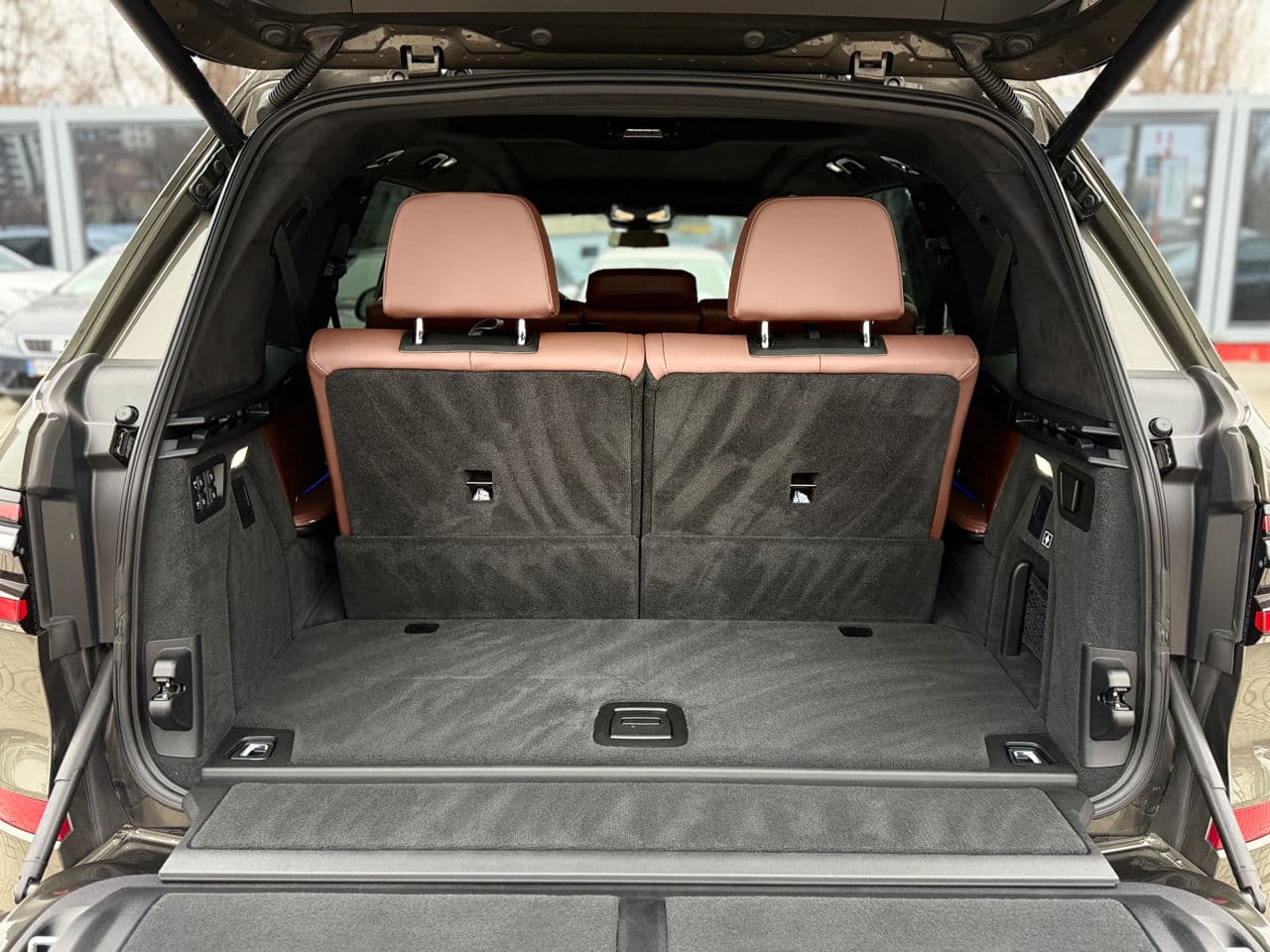 BMW X7 4.0i 2023 — Миниатюра 30