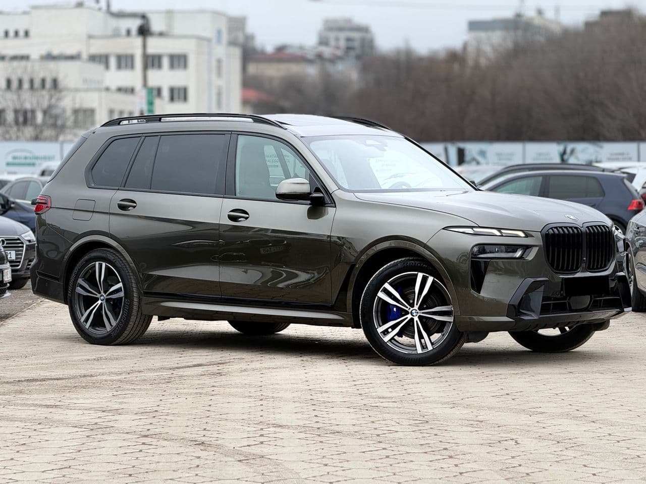 BMW X7 4.0i 2023 — Миниатюра 4