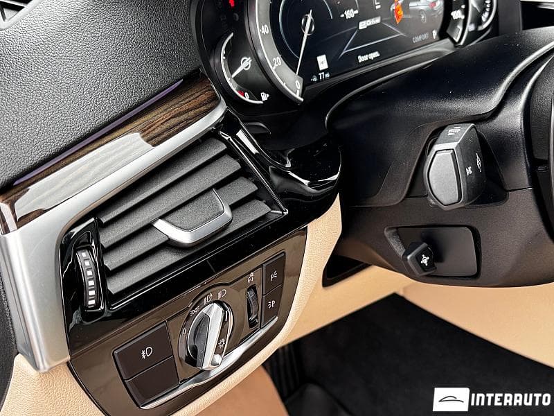 BMW 530e 2018 — Миниатюра 16