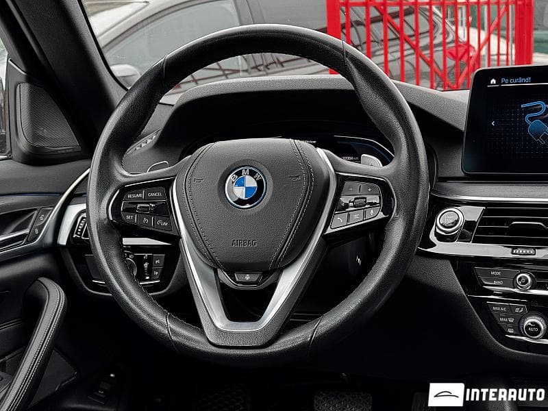 2023 BMW 530e — Miniatură 8