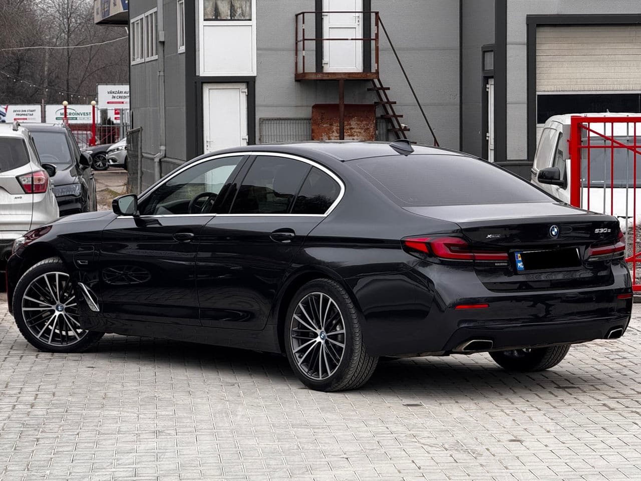 2023 BMW 530e — Miniatură 4