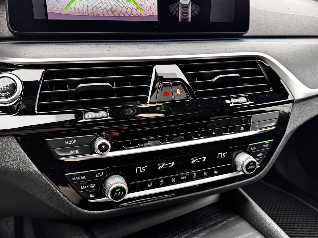 2023 BMW 530e — Miniatură 11
