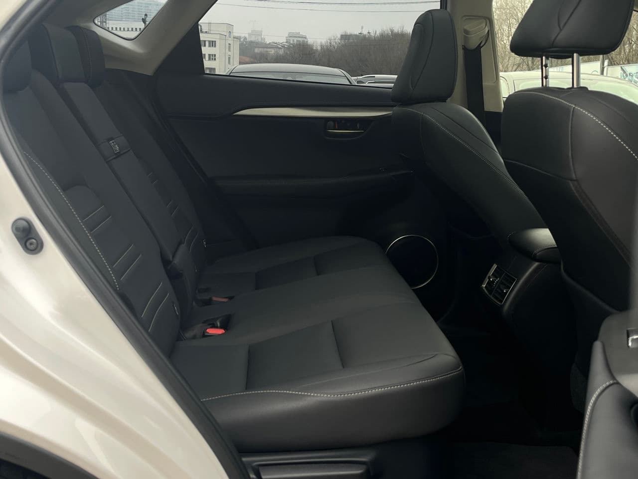 Lexus NX 300H 2018 — Миниатюра 19