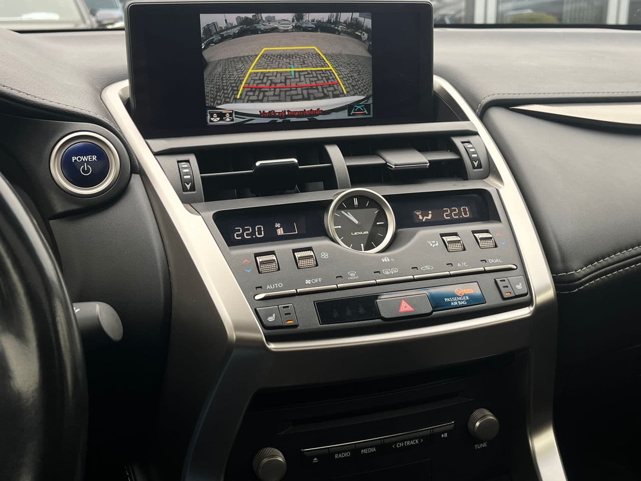 Lexus NX 300H 2018 — Миниатюра 15