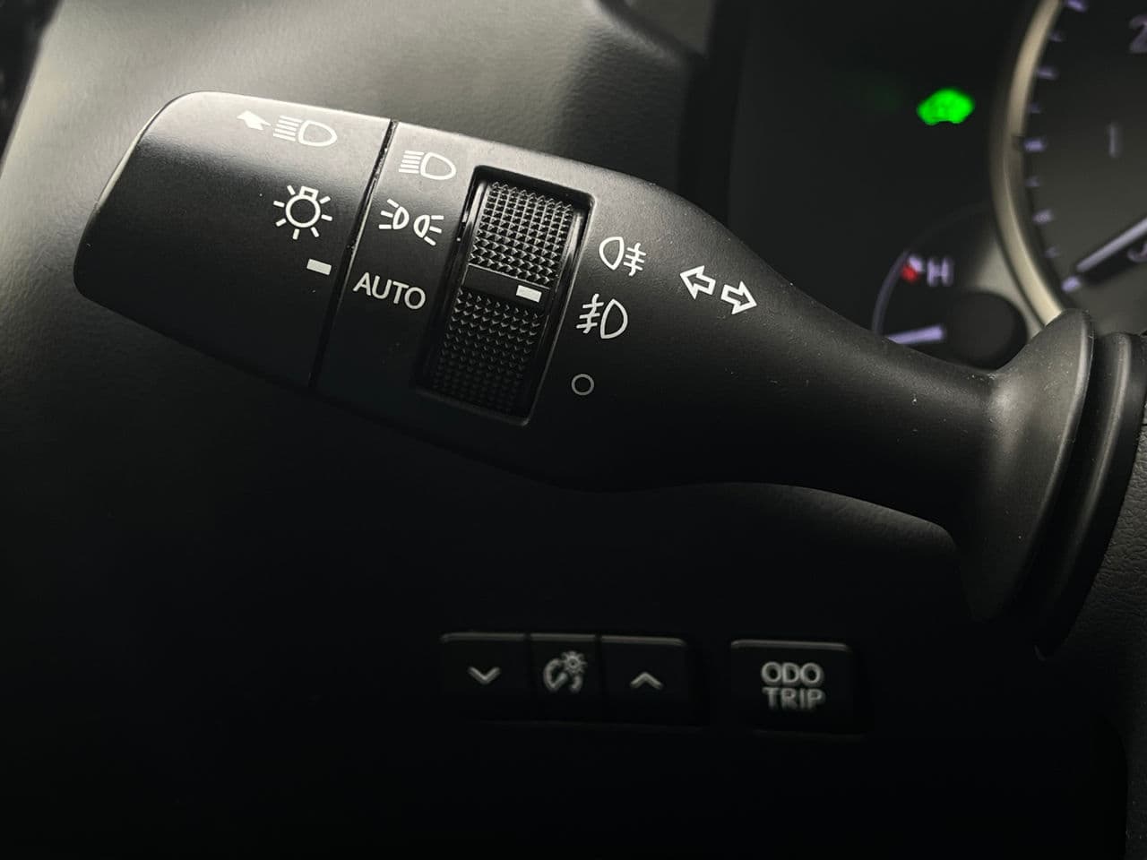 Lexus NX 300H 2018 — Миниатюра 11