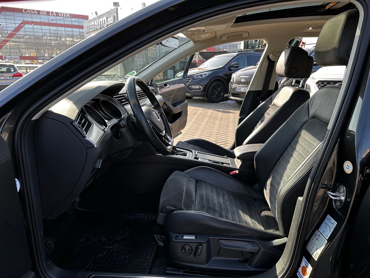 2017 Volkswagen Passat — Miniatură 5