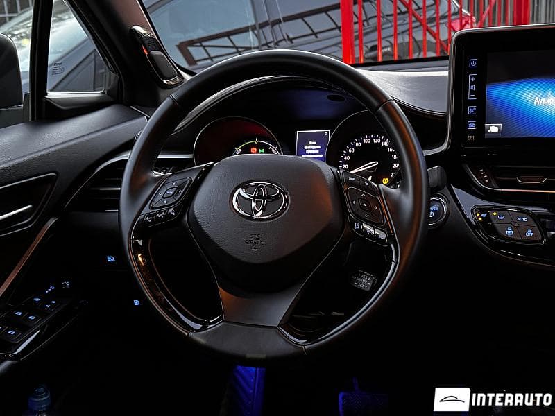 2018 Toyota C-HR — Miniatură 8