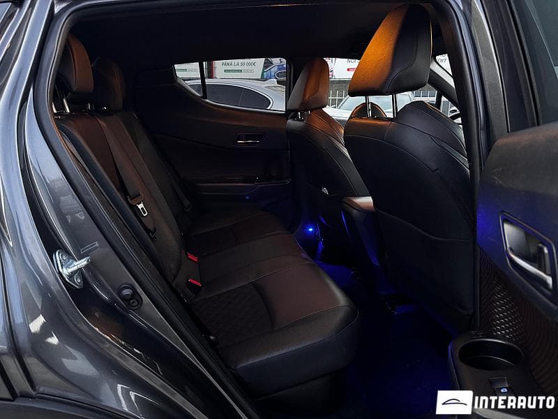 2018 Toyota C-HR — Miniatură 14