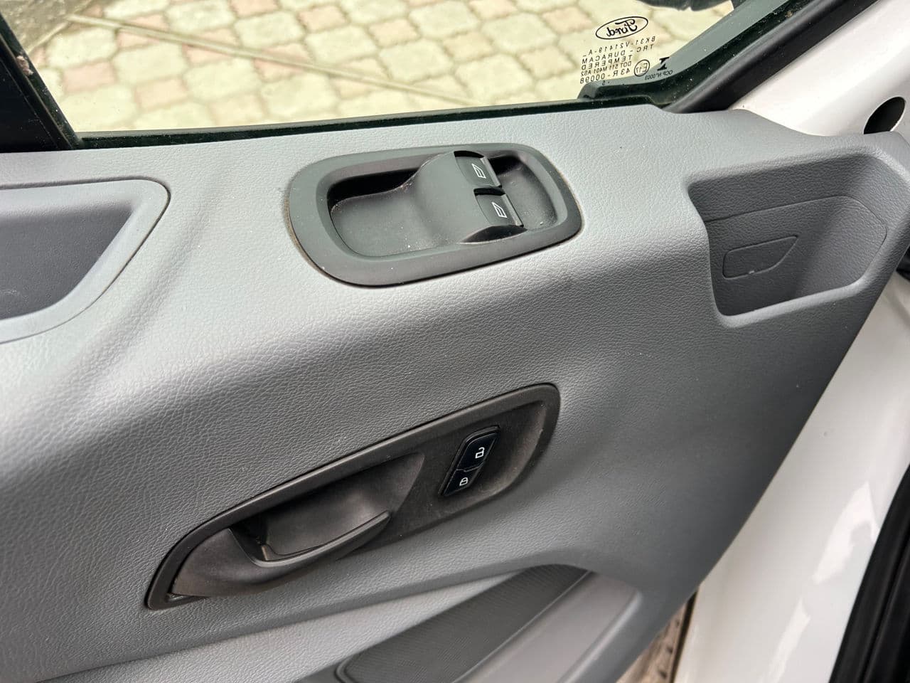 2015 Ford Transit — Miniatură 6