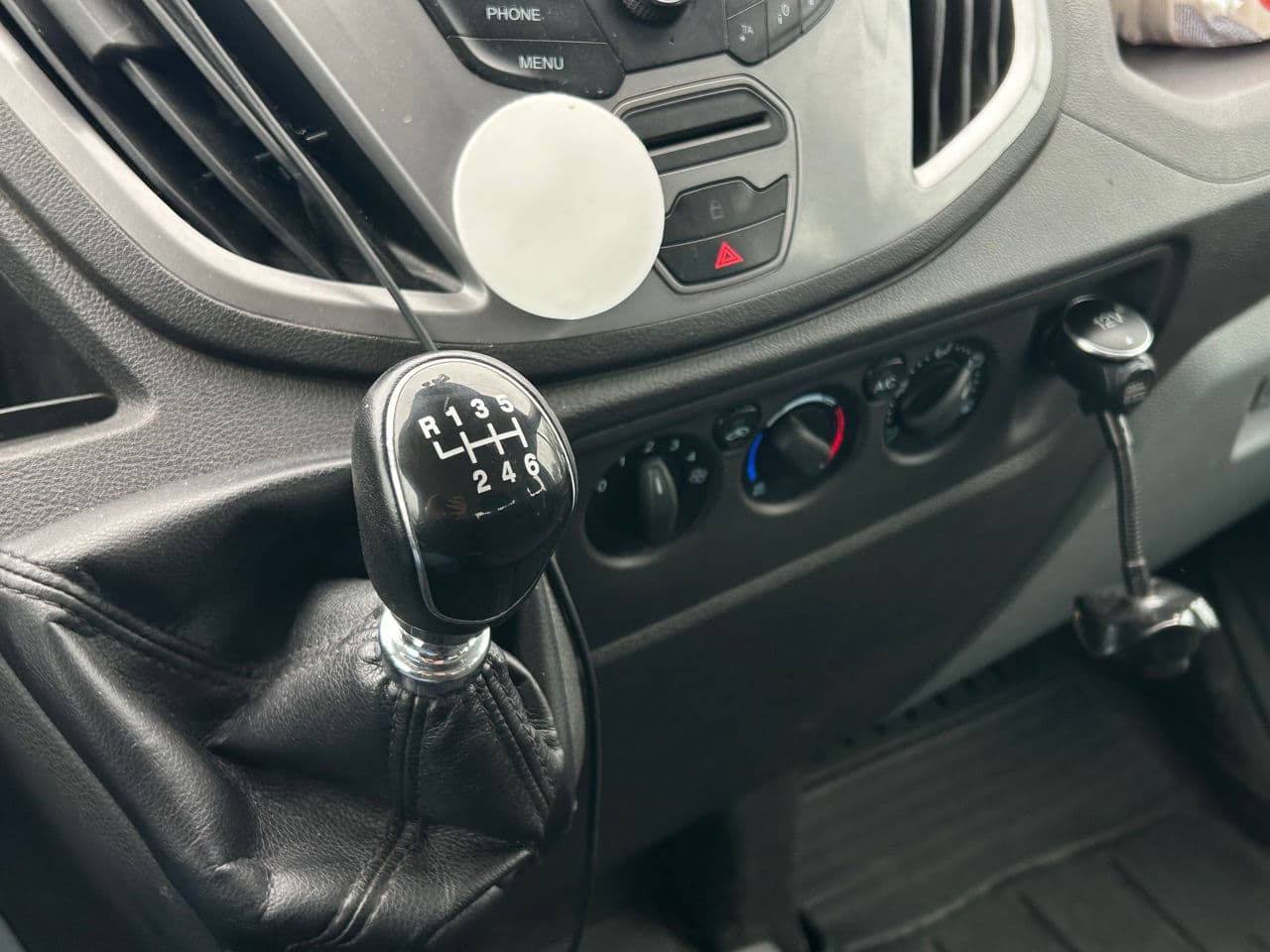 2015 Ford Transit — Miniatură 12