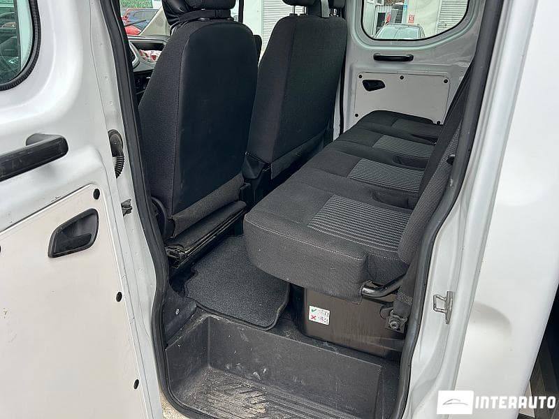 2015 Ford Transit — Miniatură 15
