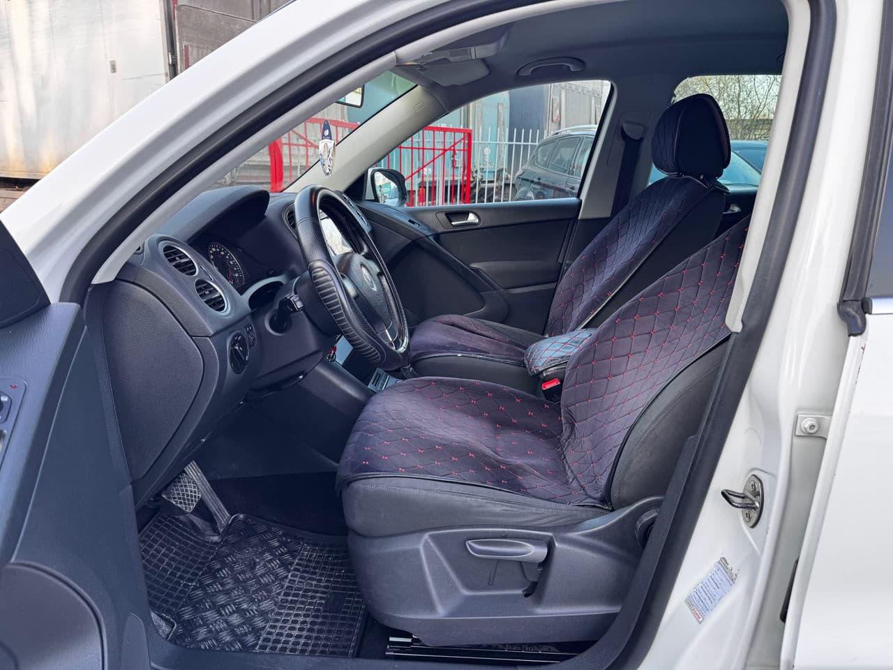 2009 Volkswagen Tiguan — Miniatură 5
