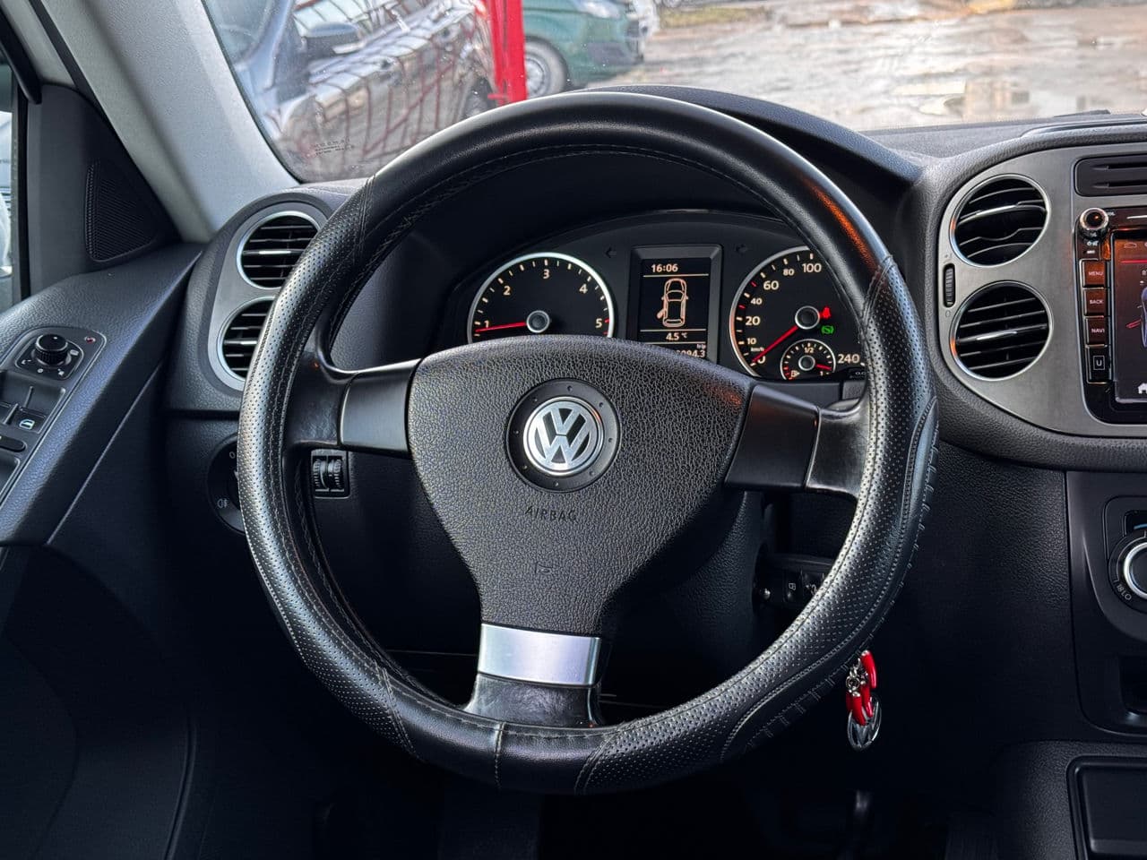 2009 Volkswagen Tiguan — Miniatură 11