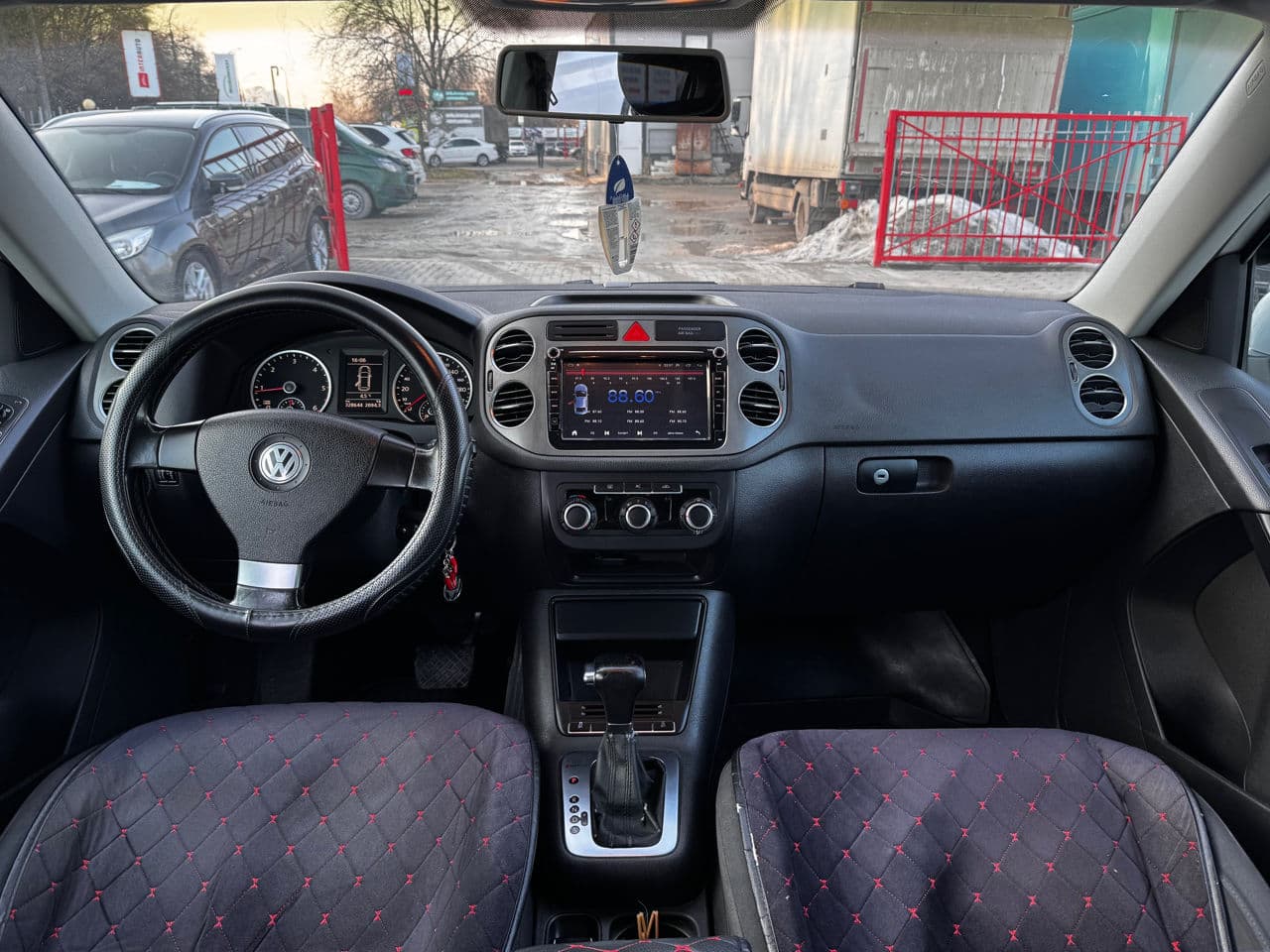 2009 Volkswagen Tiguan — Miniatură 9