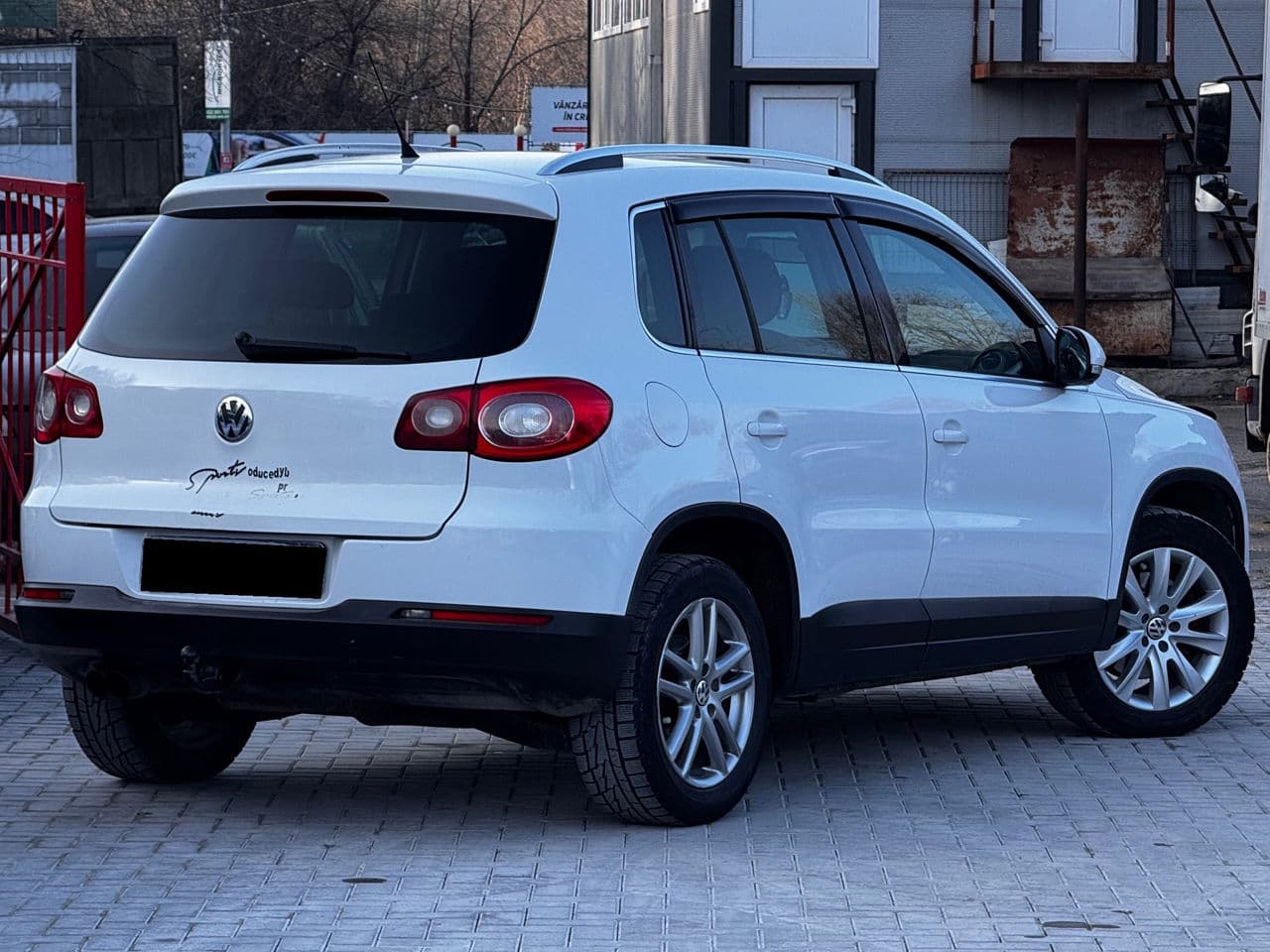 2009 Volkswagen Tiguan — Miniatură 4