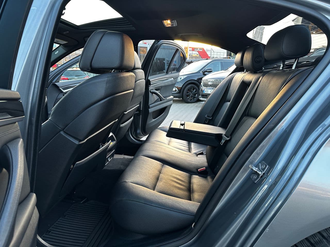 BMW 528 2012 — Миниатюра 12