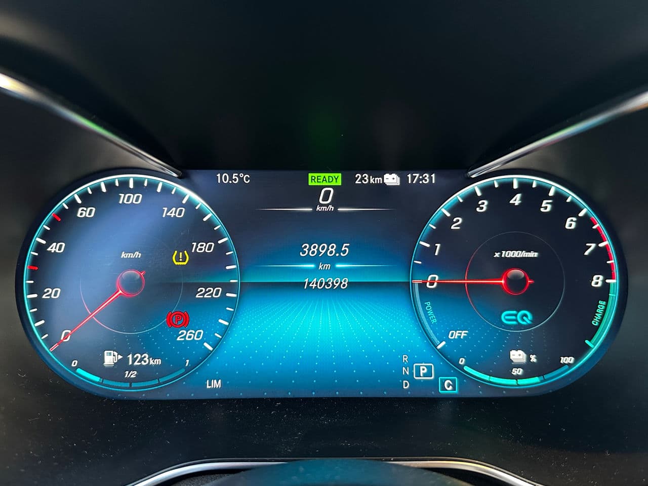 2021 Mercedes GLC 300e — Miniatură 8