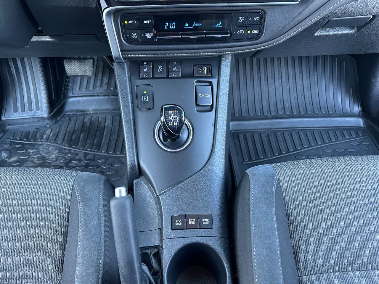 2018 Toyota Auris — Miniatură 14