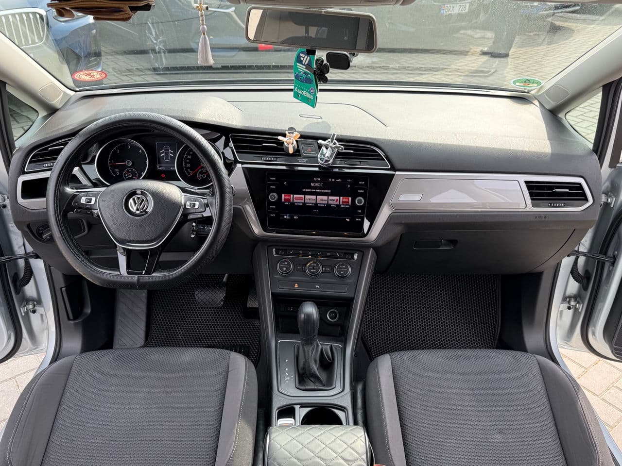 2017 Volkswagen Touran — Miniatură 6