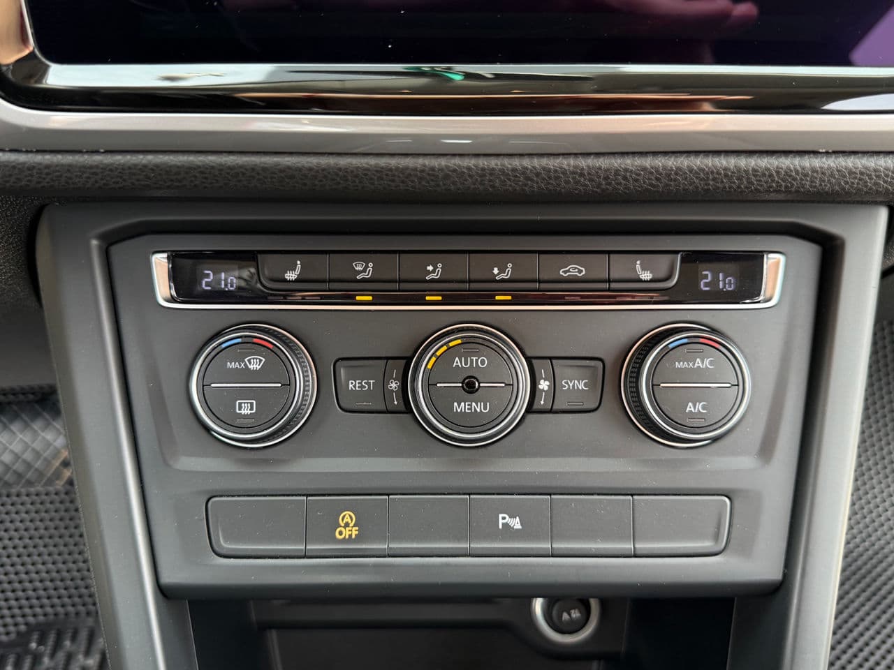 2017 Volkswagen Touran — Miniatură 11