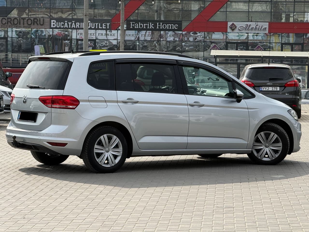 2017 Volkswagen Touran — Miniatură 3