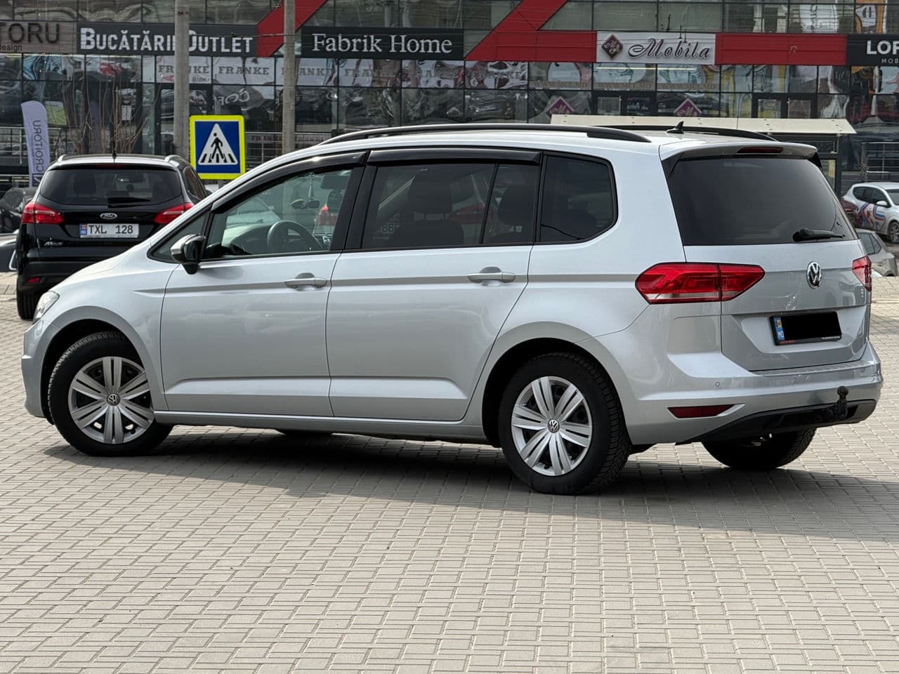 2017 Volkswagen Touran — Miniatură 4