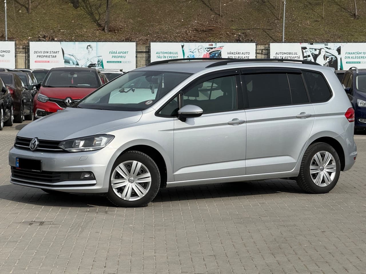 2017 Volkswagen Touran — Miniatură 2