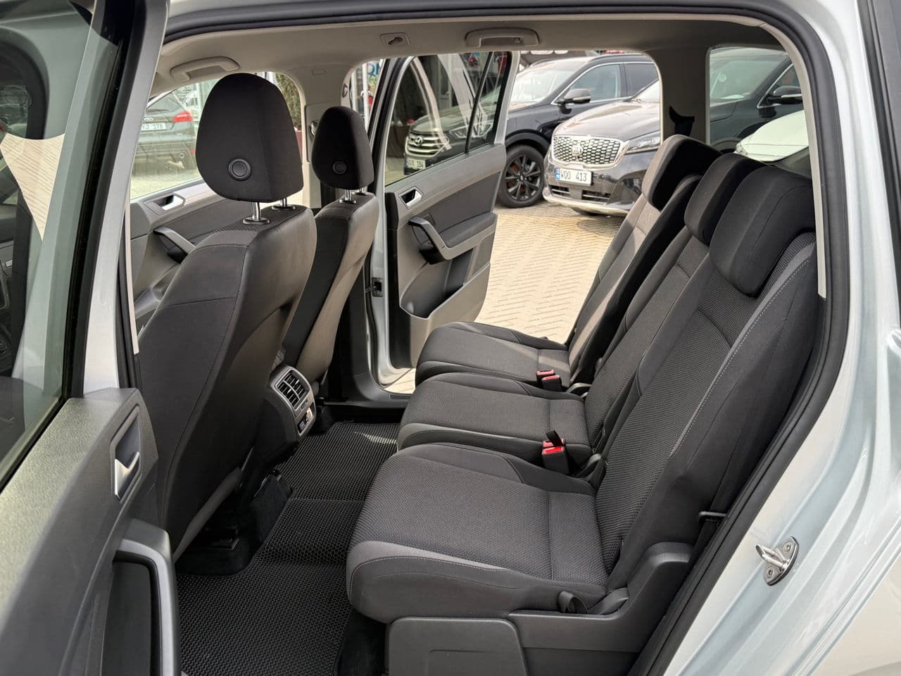 2017 Volkswagen Touran — Miniatură 13