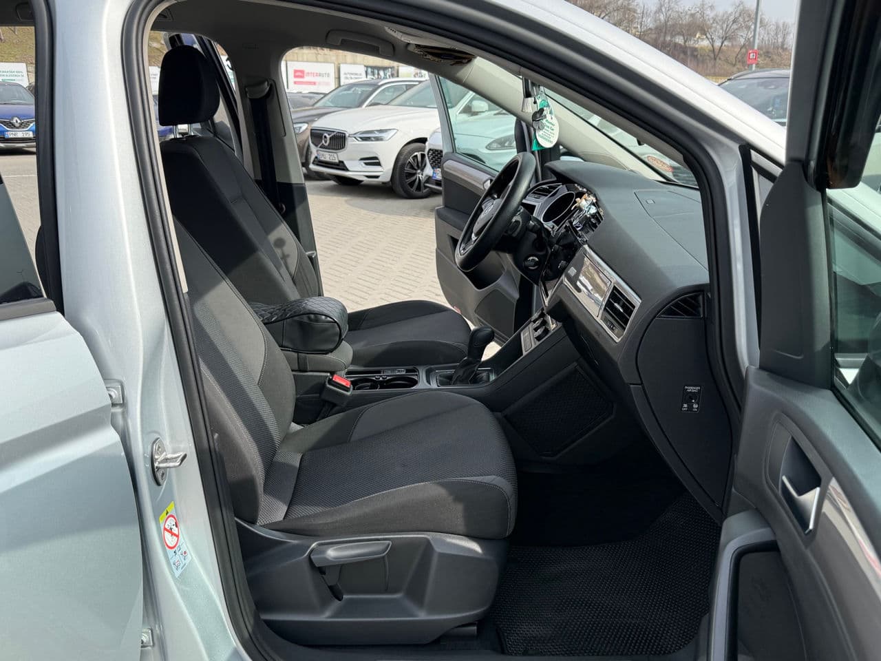 2017 Volkswagen Touran — Miniatură 16