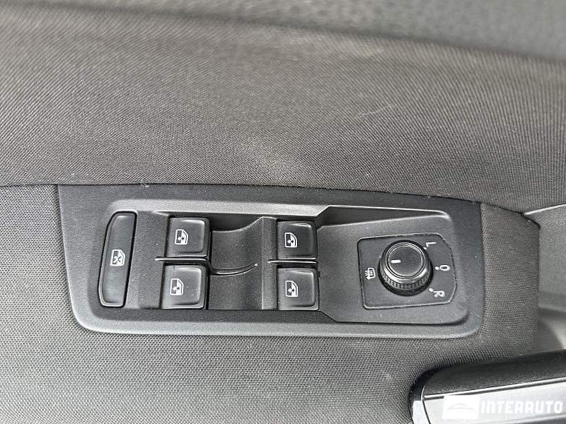 2017 Volkswagen Touran — Miniatură 18