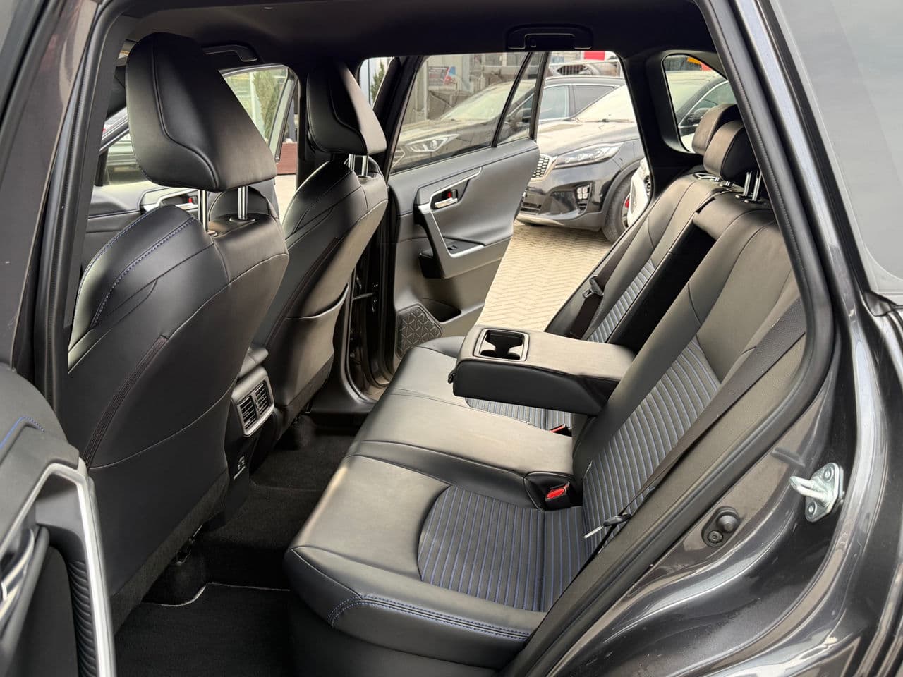 Toyota Rav-4 2020 — Миниатюра 14