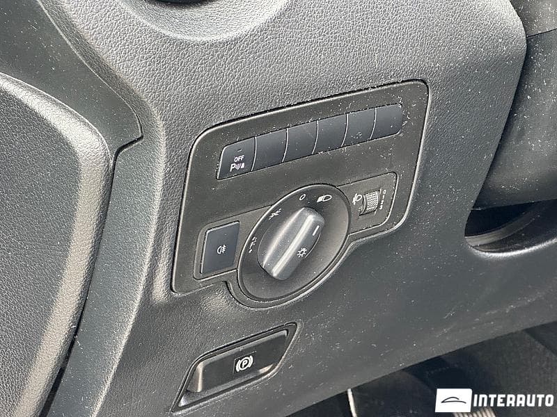 2019 Mercedes Vito — Miniatură 12